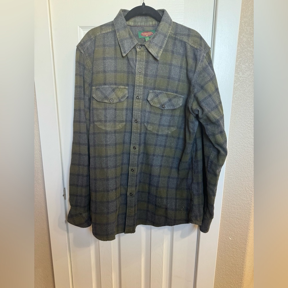 Flyshacker Plaid flannel Button-Up Shirt